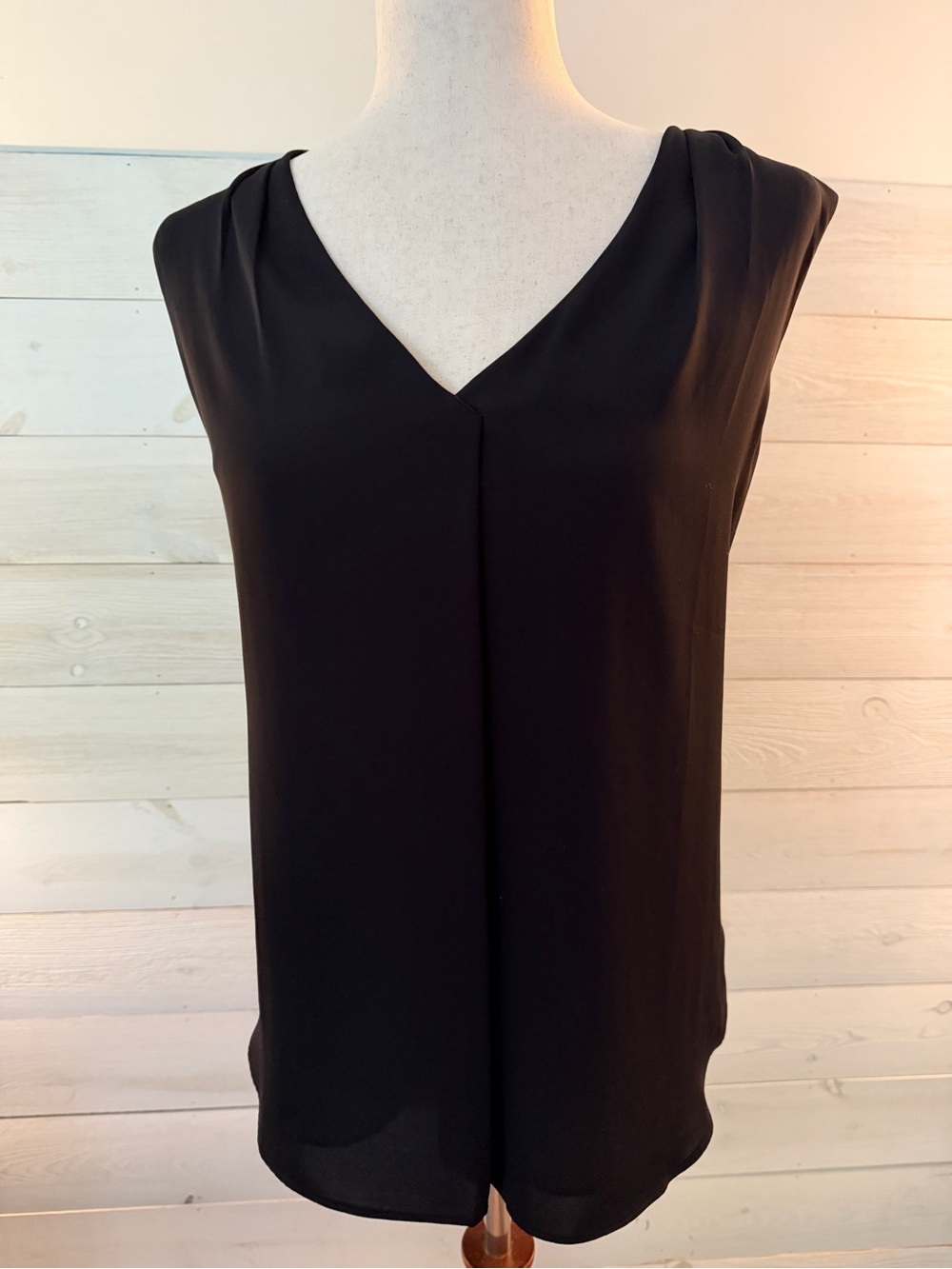White House Black Market Black V-Neck Sleeveless Blouse